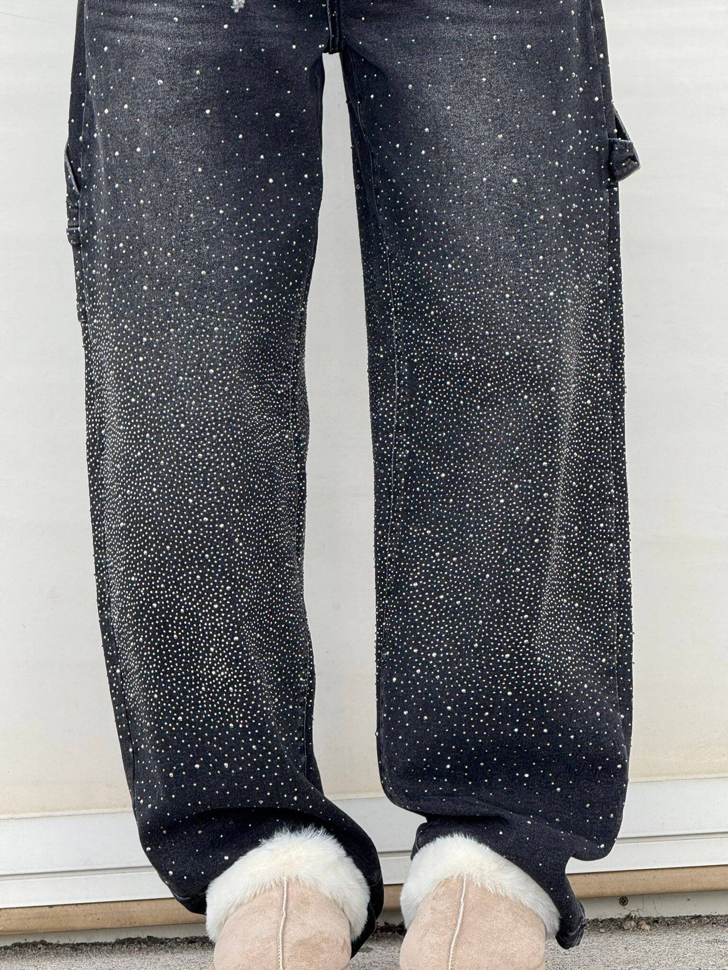 May | Modebroek – Relaxte Pasvorm en Glanzende Afwerkingen