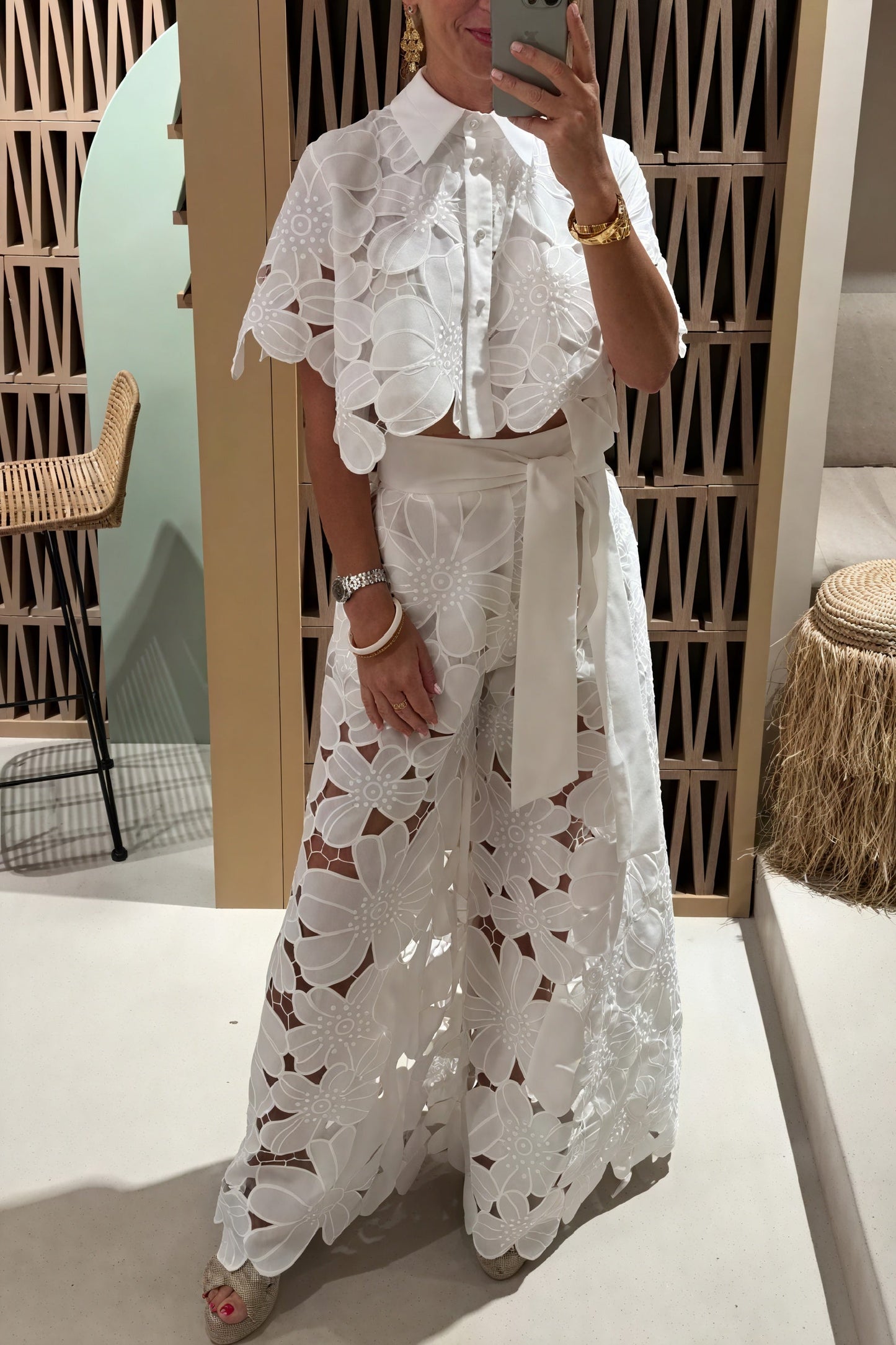 Tricia | Ensemble Brodé – Eleganse Floral Og Strukturert Snitt
