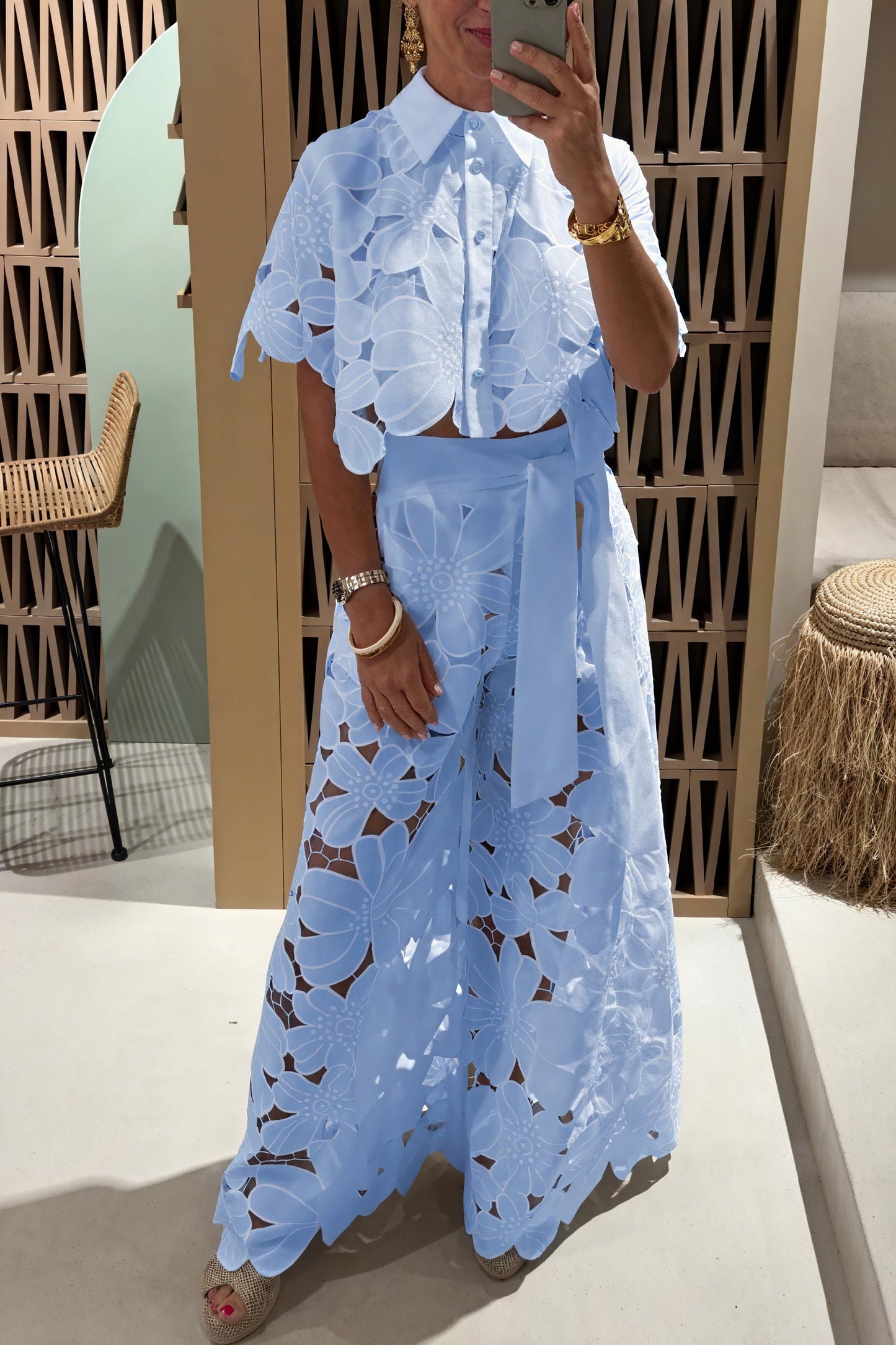 Tricia | Ensemble Brodé – Eleganse Floral Og Strukturert Snitt