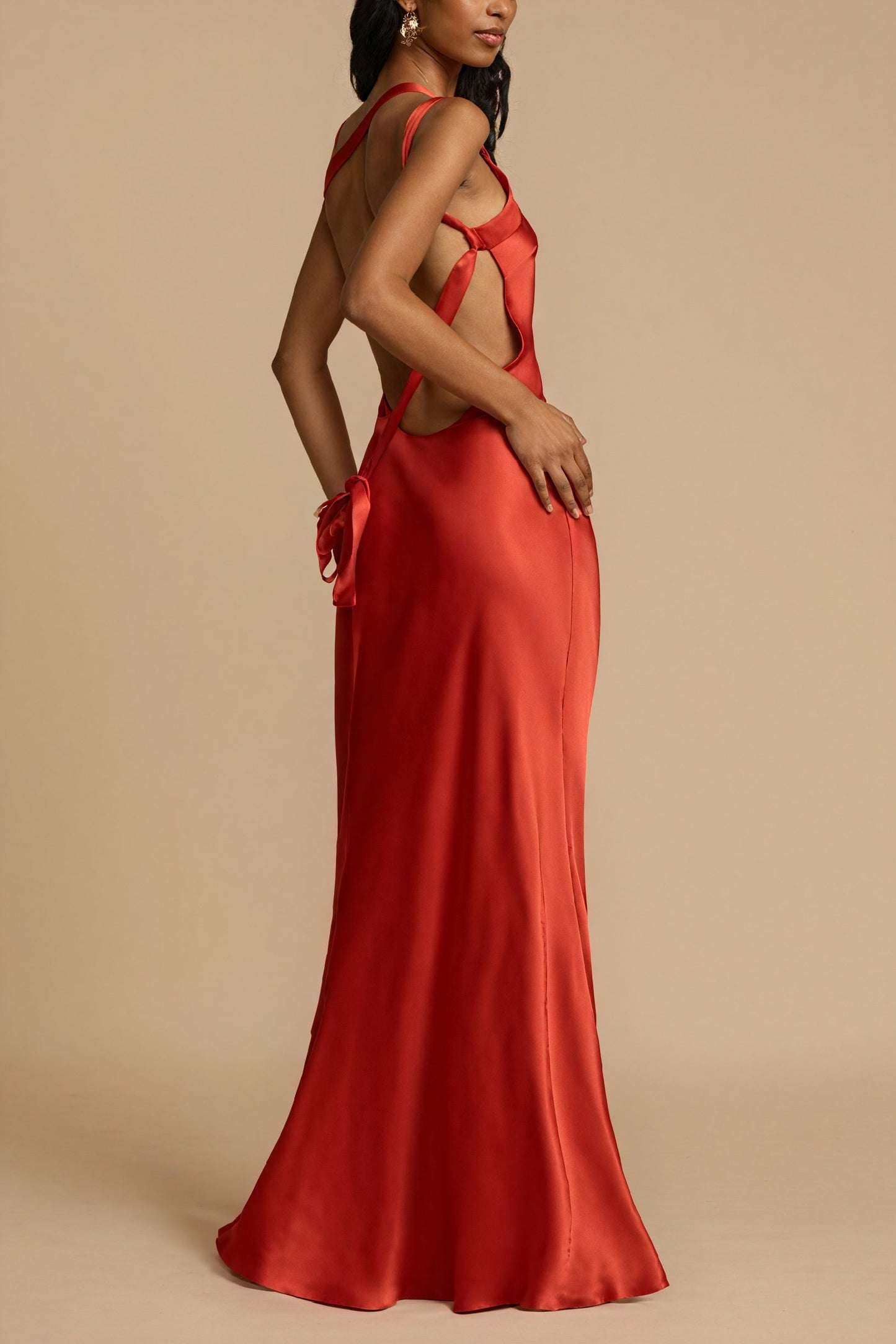 Flore | Lange Ein-Schulter Kleid – Asymmetrische Eleganz und Fließend