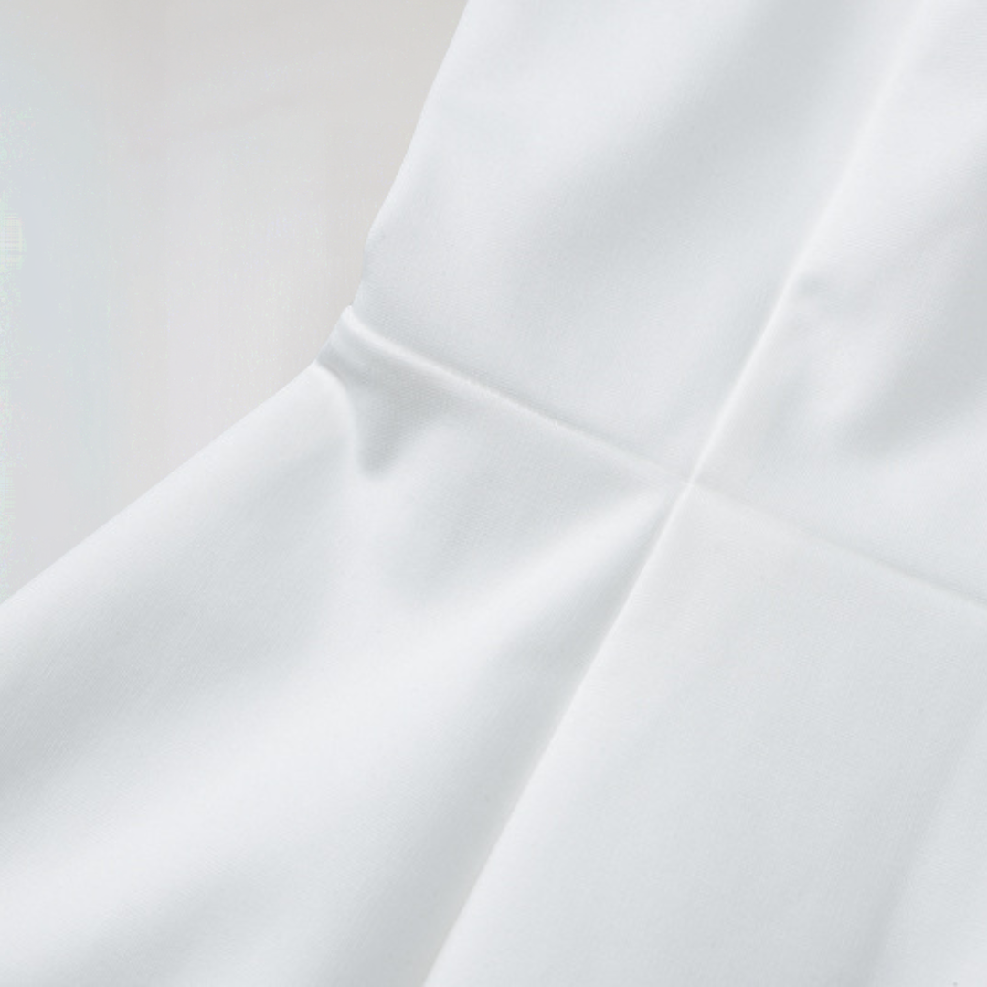 Sandra | Rochie Mini de Vară – Decolteu Halter și Volum Fluid 