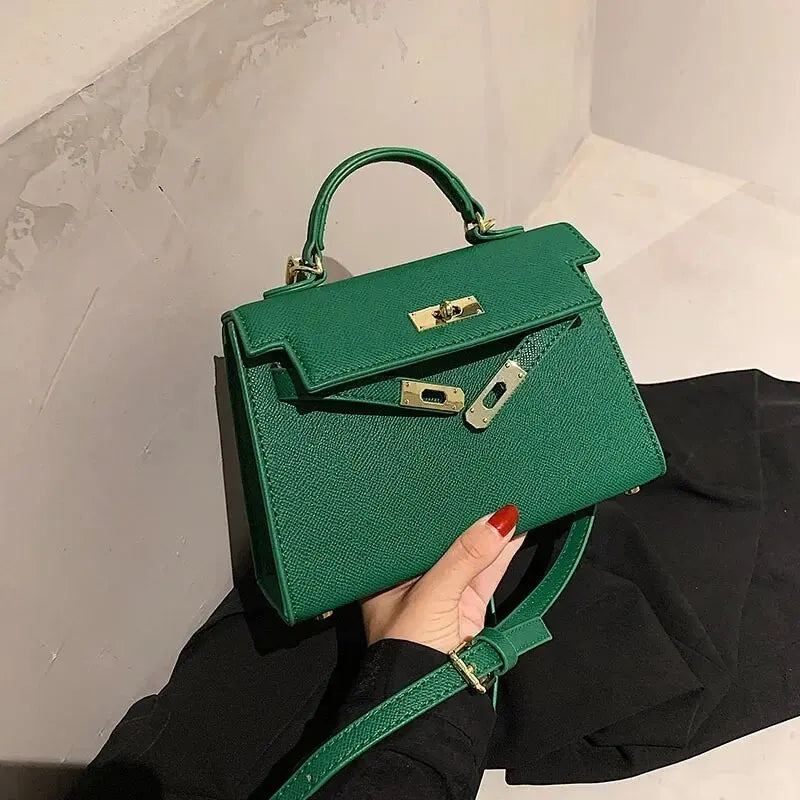 Eliza | Keresztpántos Táska – Diszkrét Elegancia és Praktikus Formátum 
